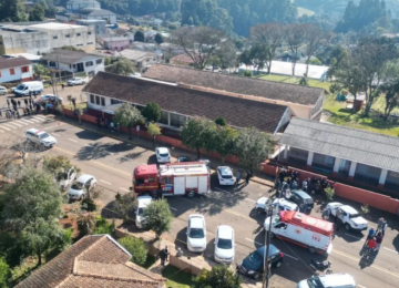 Após ataque em escola, psicólogas especializadas são enviadas para apoiar comunidade no RS