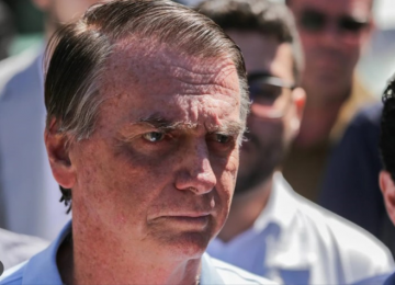 Moraes dá 48 horas para PGR e defesa se manifestarem sobre pistola apreendida de Bolsonaro