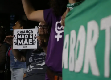Câmara de Goiânia aprova projeto que proíbe e multa em até R$ 5 mil quem usar cartazes favoráveis ao aborto
