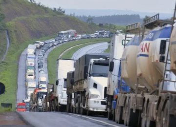 Caminhoneiros descartam greve após reunião e mantêm diálogo com governo