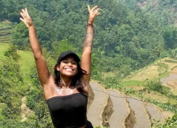 Autópsia de Juliana Marins confirma morte por trauma torácico após queda no Monte Rinjani, na Indonésia 