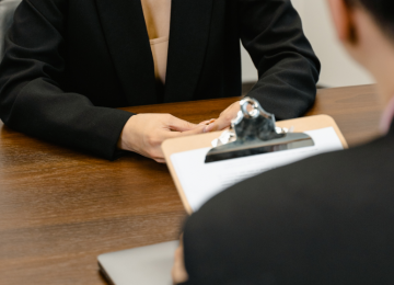 AGM abre seleção com vaga para auxiliar de limpeza com salário de R$ 2,5 mil 