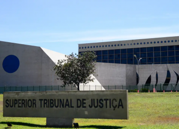 Plano de saúde tem de cobrir emergência nos casos de cirurgia estética