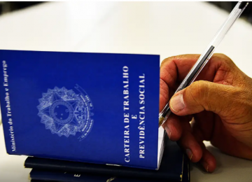 Desemprego recua para 5,6%, a menor taxa desde 2012, mostra IBGE