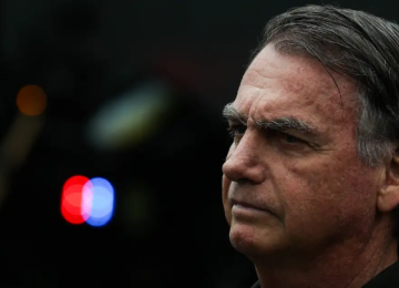 Defesa pede revogação de medidas cautelares contra Jair Bolsonaro