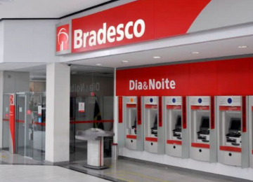 Bradesco é condenado a indenizar bancário com doença ocupacional após 30 anos de trabalho