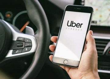 Uber anuncia mudanças em critérios de veículos para categorias Black e Comfort a partir de 2026