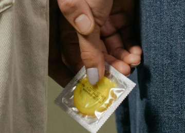 Uso de preservativos cai entre jovens e preocupa especialistas em saúde sexual