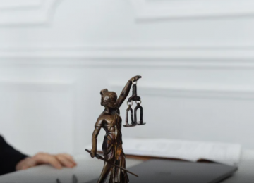 Tribunal mantém condenação de mulher por chamar atual do ex-namorado de 'negona da ppk roxa'