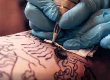 Estudo revela que tinta de tatuagem pode afetar o sistema imunológico