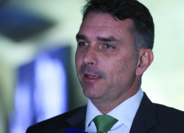 Flávio Bolsonaro confirma candidatura presidencial em 2026 e descarta qualquer recuo