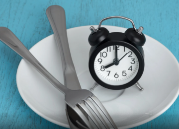 Estudo aponta que jejum periódico pode reforçar tratamento de câncer de mama