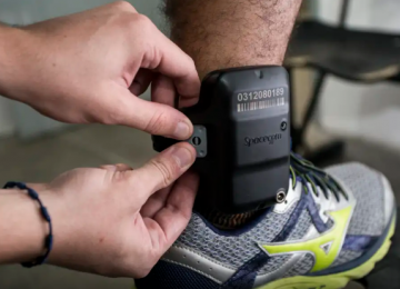 Audiências de custódia virtuais reduzem proteção de direitos e enfraquecem combate à violência policial, aponta estudo