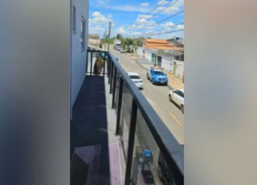 Mulher morre após sofrer choque elétrico na sacada de casa em Anápolis