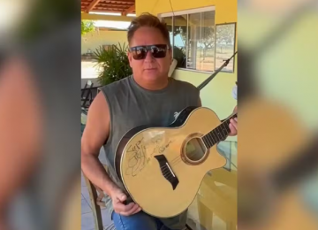 Bezerra e violão autografado por Leonardo serão leiloados em Goianésia