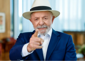 Lula amplia vantagem sobre Flávio Bolsonaro em nova pesquisa eleitoral