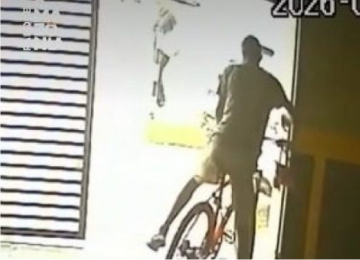 Homem espera 50 minutos e invade condomínio para furtar bicicleta em Goiânia