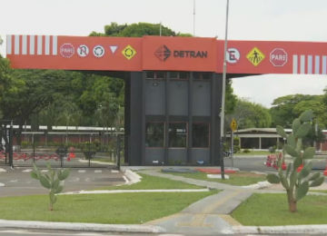 Mais de 670 mil motoristas podem receber dinheiro de volta do Detran-GO