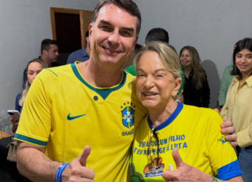 Flávio Bolsonaro declara apoio a Magda Mofatto em Goiás
