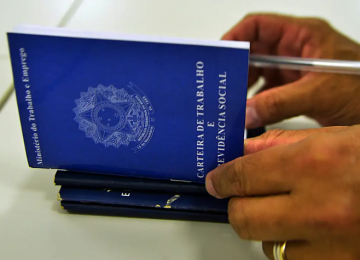 CLT segue como preferência entre brasileiros na busca por emprego, aponta pesquisa