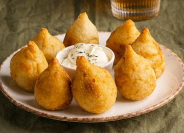 Coxinha: o salgado que conquistou o Brasil e tem até data comemorativa