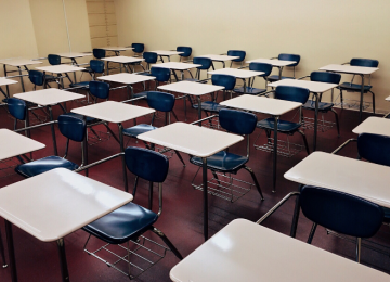 Senado aprova projeto que endurece penas para crimes contra professores e profissionais da saúde