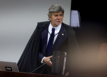 Fux vota por absolver Bolsonaro e aliados em ação da trama golpista, mas condena Cid e Braga Netto