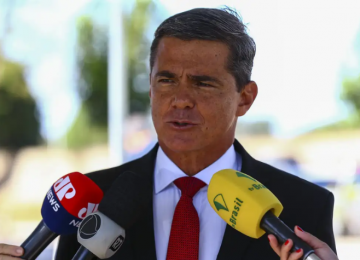 General diz que visitou acampamento como 