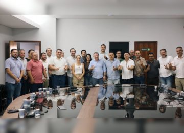 Gustavo Mendanha recebe apoio de 18 vereadores de Rio Verde em pré-candidatura ao Senado