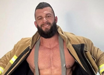 Australiano fatura mais de 200 mil dólares australianos por ano com vídeos inusitados