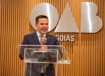 Rafael Lara lança livro sobre teletrabalho decente em evento prestigiado por advogados e autoridades em Goiânia 