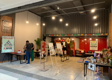 Mostra Cultural da APAE Aparecida celebra inclusão por meio da arte e artesanato