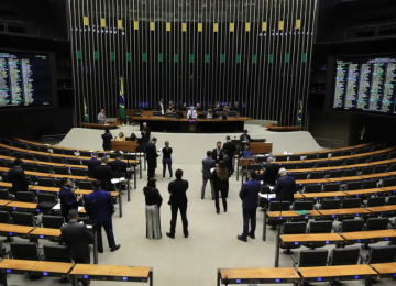 Fim da urgência do projeto da escala 6x1 libera pauta e Câmara mira votação de IA, MEIs e misoginia