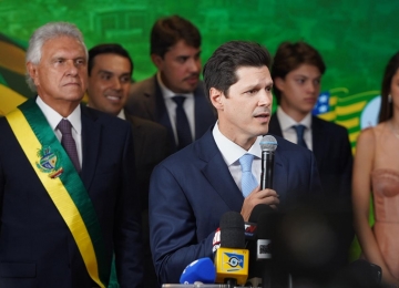 Daniel Vilela assume governo e promete manter avanços