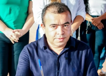 Prefeito de Maranhão é acusado de ameaçar demitir servidores que não apoiarem Flávio Bolsonaro