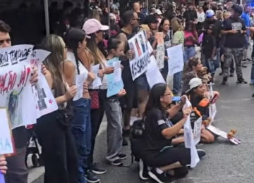 Protesto em SP pede justiça por Orelha e cobra redução da maioridade penal