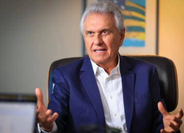 Caiado segue internado e exames confirmam pneumonia