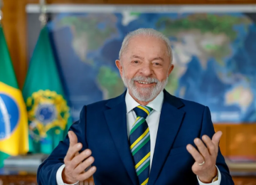 TSE manda Lula retirar vídeo gravado no Alvorada após ação de Flávio Bolsonaro