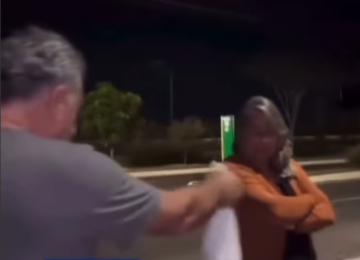 Morador se revolta e entrega sacola com fezes para dona de cachorro