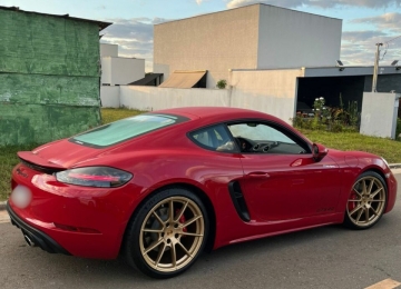 Polícia Civil prende dono de loja de veículos de luxo em Goiânia e apreende todos os carros 