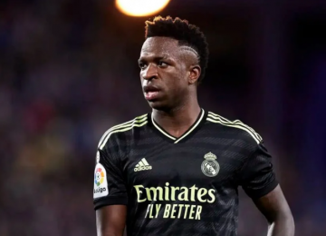 CBF sai em defesa de Vini Jr. após novo caso de racismo na Champions League