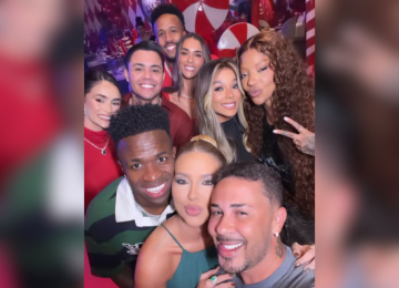 Virginia Fonseca e Vini Jr. posam juntos em evento de Natal em Goiânia