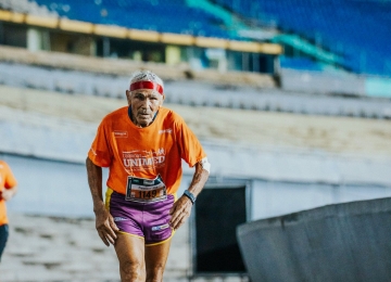 Idoso de 92 anos completa 10 km e impressiona em corrida
