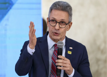 Zema propõe dar R$ 1 mil para cada brasileiro que nascer