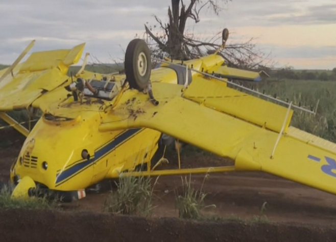 Em Quirinópolis, avião capota durante o pouso devido a fortes ventos 