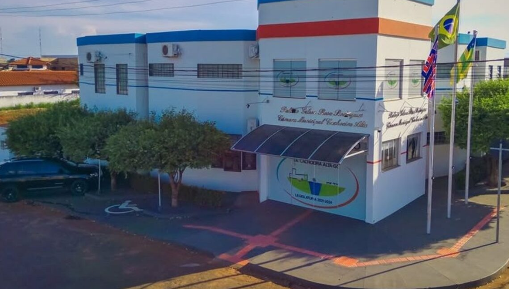 Diárias irregulares e arma ilegal: operação mira Câmara de Cachoeira Alta 