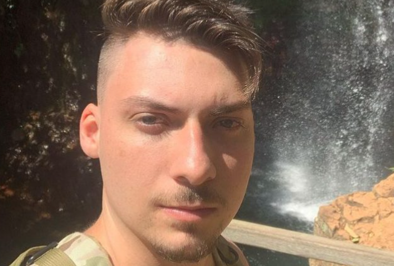 Jair Renan polemiza ao defender ditadura militar em sessão sobre democracia 