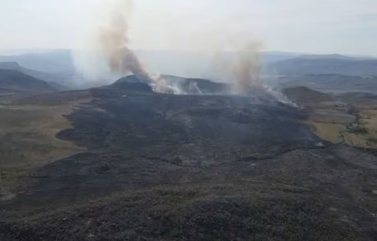 Incêndio atinge 900 hectares no Parque Nacional da Chapada dos Veadeiros