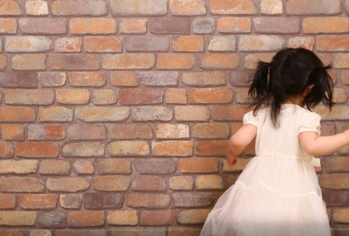 Justiça autoriza mãe a se mudar com filha autista de RS para Goiás