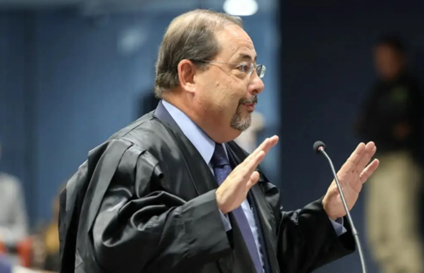 Defesa de Bolsonaro nega intenção golpista durante julgamento no STF